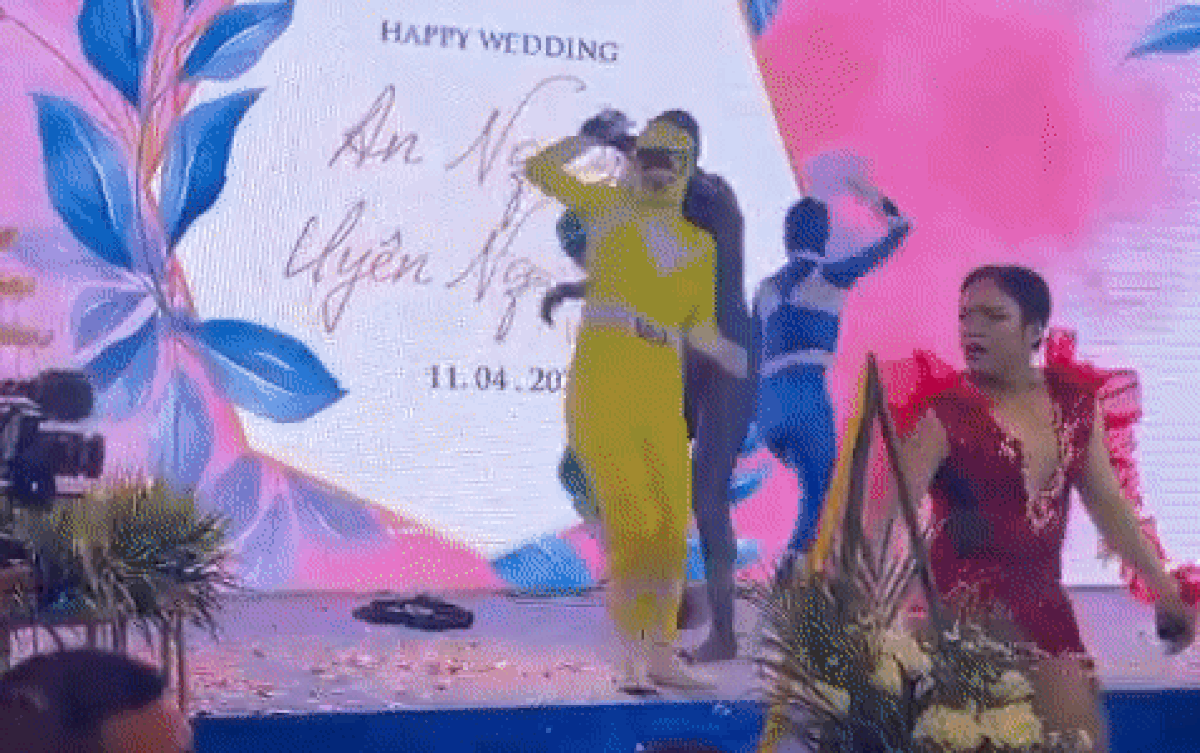 Clip: 5 anh em siêu nhân 'quẩy cực sung' trong đám cưới khiến dân tình vô cùng thích thú Ảnh 2