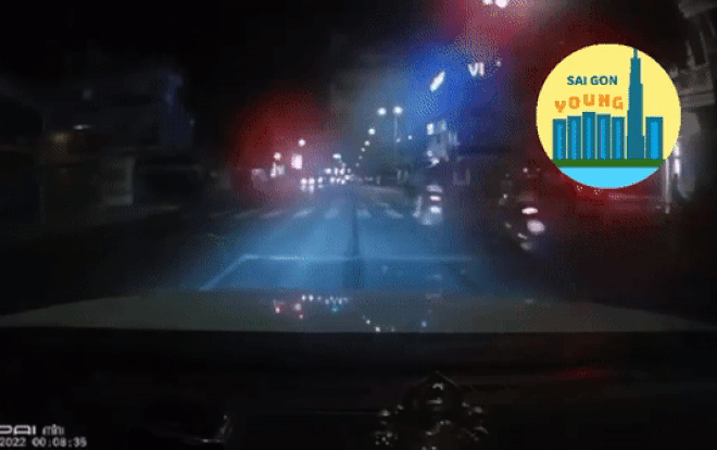 Clip: Khoảnh khắc nữ sinh va chạm với xe tự chế tử vong thương tâm, nghi do truy đuổi tên cướp điện thoại Ảnh 2