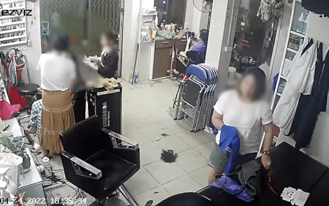 Nữ 'thượng đế' vào quán làm tóc trộm cắp nhoay nhoáy, toàn bộ diễn biến bị camera ghi lại đầy bẽ bàng Ảnh 2