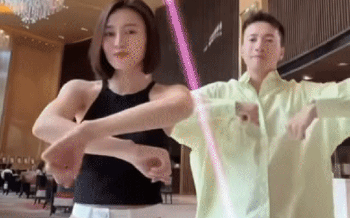 Lan Ngọc và S.T Sơn Thạch bắt trend vũ đạo SEA Games 31 cực ăn rơ, fan đồng loạt 'đẩy thuyền' rần rần Ảnh 2