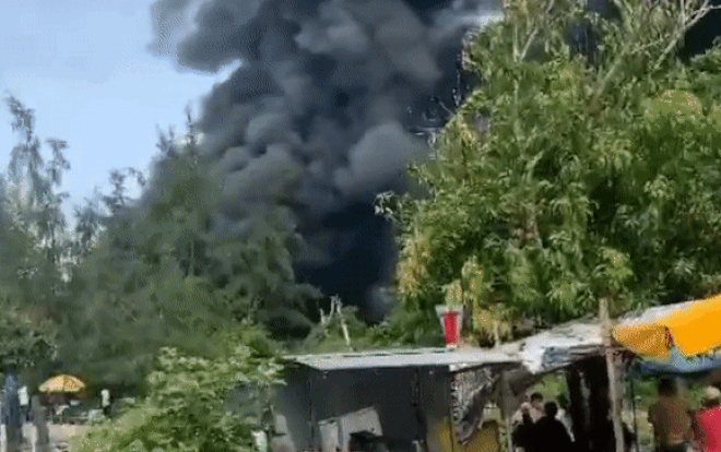 Clip: Công ty may ở Quảng Nam bất ngờ bốc cháy dữ dội, 700 công nhân được sơ tán khẩn Ảnh 2