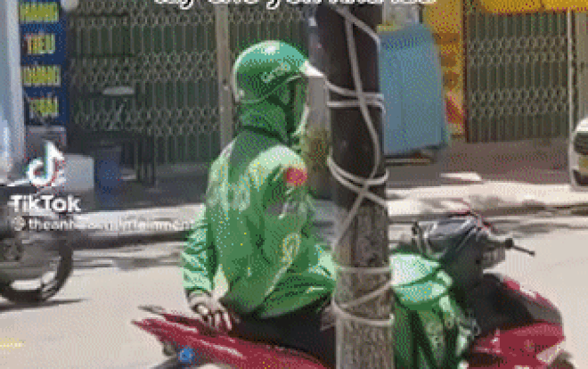 Đón khách giữa trời nắng gắt, anh tài xế công nghệ có hành động xứng đáng '5 sao' Ảnh 2