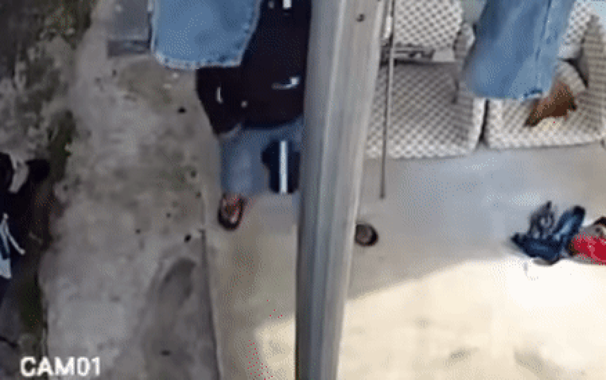 Thanh niên trộm đồ lót gây tranh cãi: Người chỉ trích 'bệnh hoạn', người cho là biểu hiện bệnh lý Ảnh 2