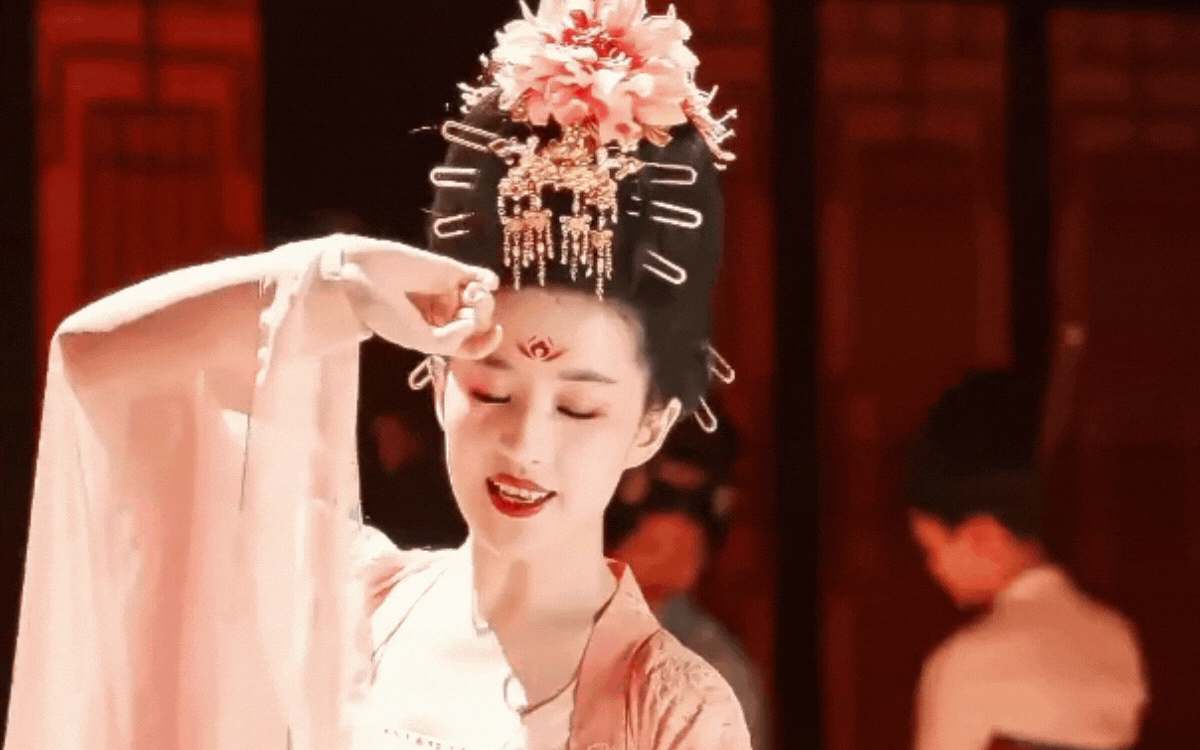 Mộng Hoa Lục: Lưu Diệc Phi lại gây sốt với cảnh múa, nhan sắc thế nào mà khiến khán giả phải đứng hình? Ảnh 2