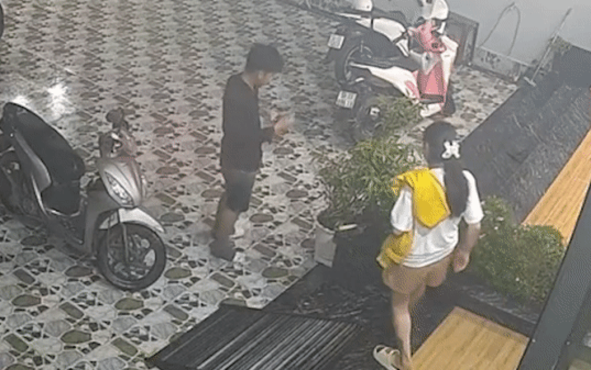 Khoảnh khắc 'bất ổn' của 4 cô gái trong căn nhà mới xây Ảnh 2