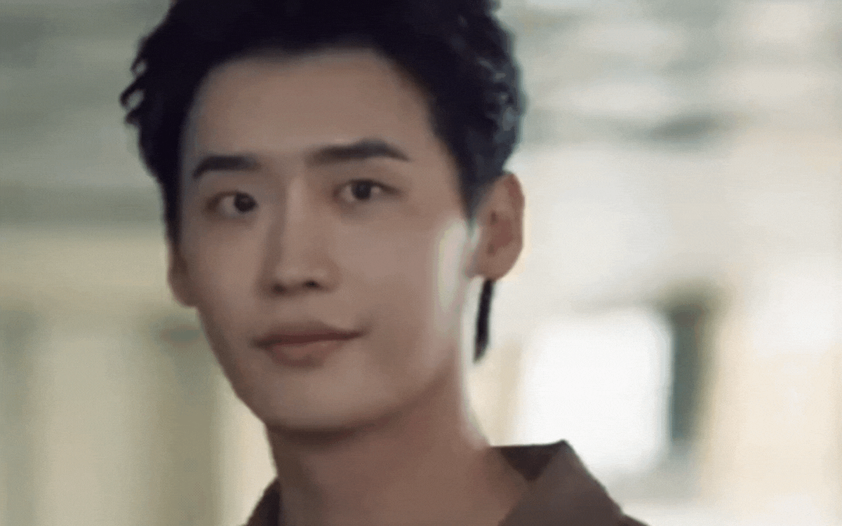 Lee Jong Suk đốn tim khán giả với khoảnh khắc nháy mắt siêu 'nghệ' trong Big Mouth Ảnh 2