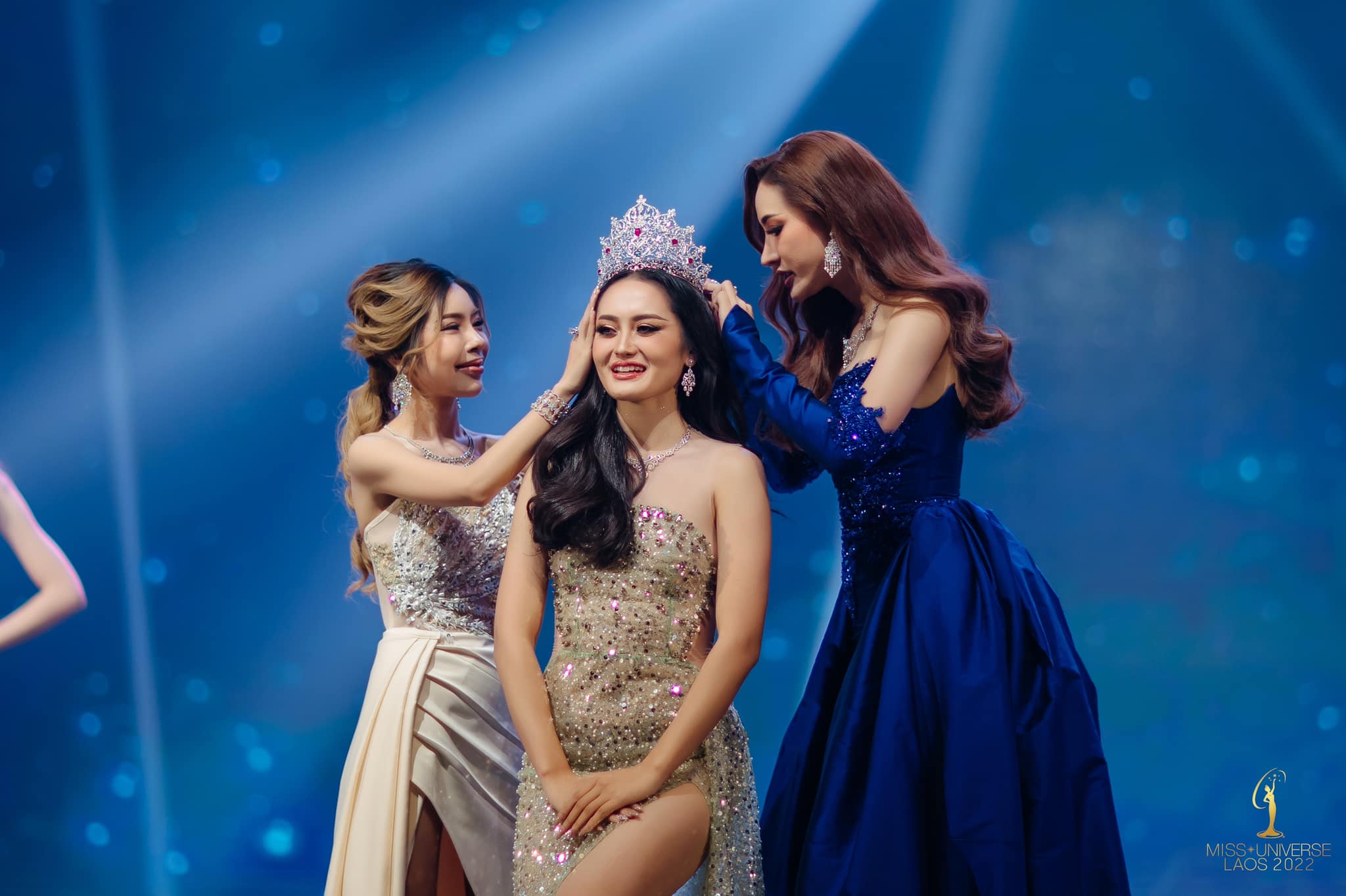 1m64 vẫn đăng quang Hoa hậu Miss Universe Lào 2022