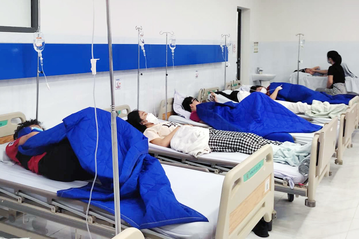 Ngộ độc tại Trường Ischool Nha Trang: Bé lớp 1 tử vong - Saostar.vn