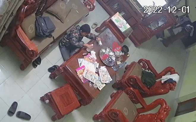 'Táy máy' nghịch dại đổ cồn vào ngọn lửa, bé trai gây họa trong tích tắc Ảnh 2