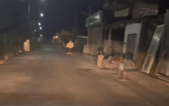 Giận dỗi, vợ đạp xe 20km bỏ về ngoại giữa khuya, anh chồng liền có hành động bất ngờ phía sau lưng Ảnh 2