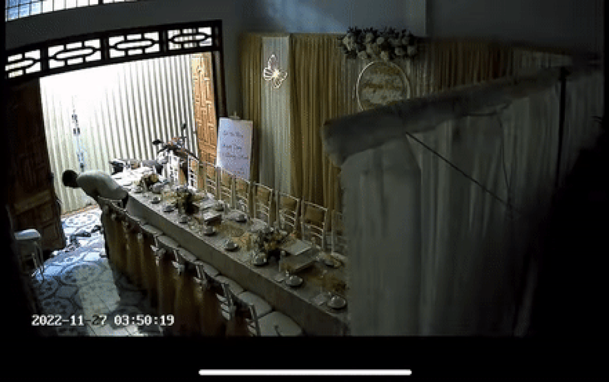 Ngày gả chồng cho con gái, cha ngồi một mình trầm ngâm trong bóng tối khiến nhiều người mắt cay xè Ảnh 2