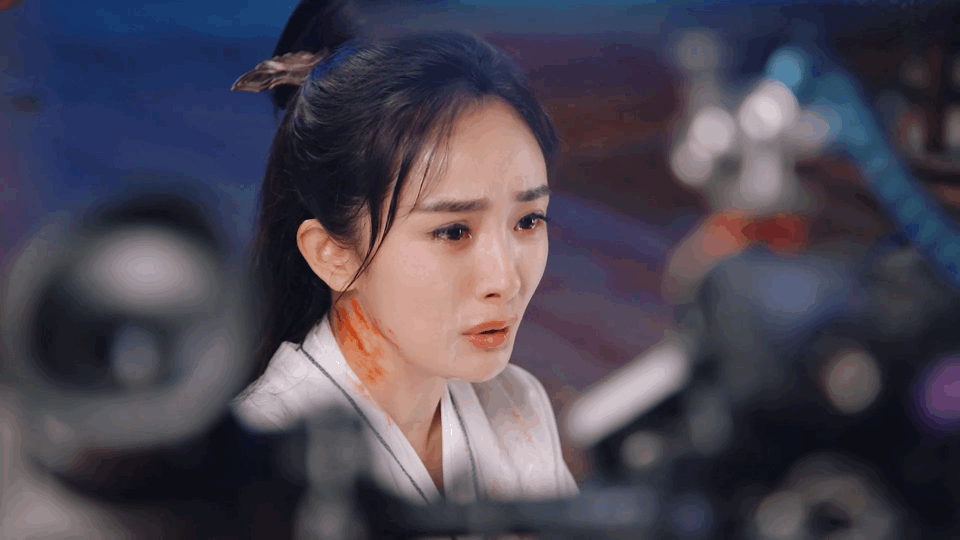 Cảnh khóc của dàn sao Hoa ngữ: Dương Mịch đỏ mắt, nhìn sang Địch Lệ Nhiệt Ba mà đau lòng Ảnh 2