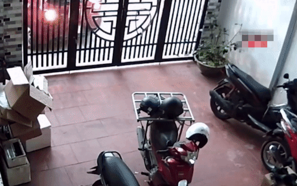 Pha lùi xe non kinh nghiệm làm hư hại nhiều tài sản, tài xế vừa lộ diện liền khiến dân mạng ngán ngẩm Ảnh 2