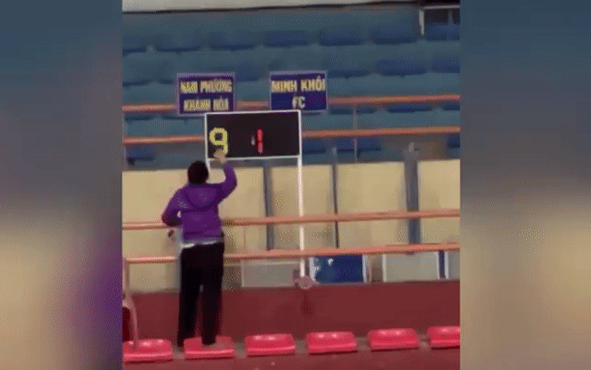 'Dở khóc dở cười' khoảnh khắc người phụ nữ quên cách viết số 4 Ảnh 2