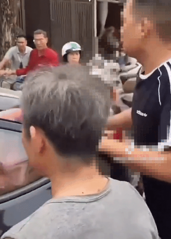 Nối tiếp vụ bắt quả tang chồng chở 'bồ' trên ô tô: Vợ gào khóc ai oán vì chồng ôm chặt... để bồ chạy trốn Ảnh 3