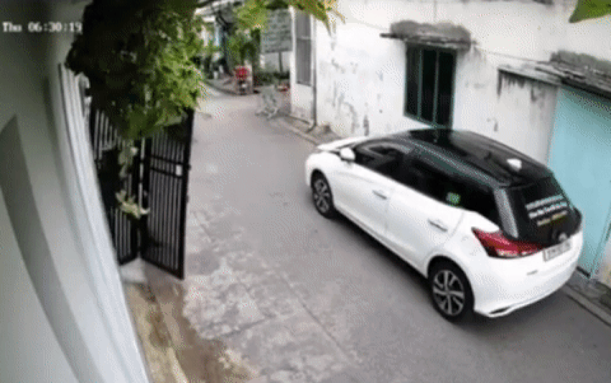 Vừa thoát nạn trong gang tấc, tài xế xe ôm công nghệ liền có hành động nhận 'cơn mưa' lời khen Ảnh 2