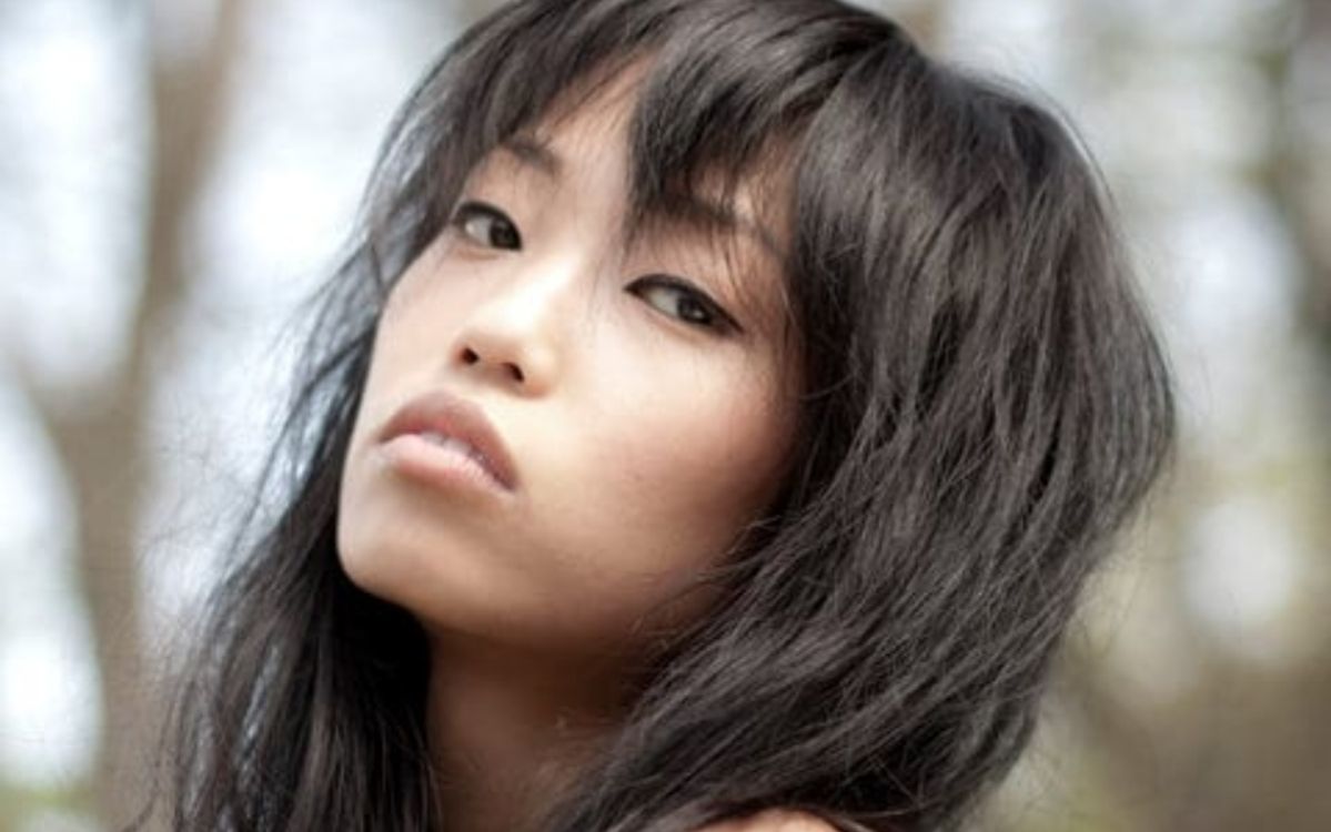 Nữ người mẫu kiện rapper đình đám xâm hại, quay MV như phim 18 ...