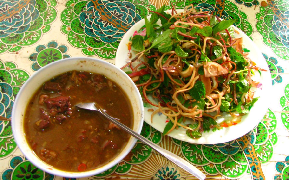 Món ăn làm từ phân động vật lại là đặc sản trứ danh ở Việt Nam - Saostar.vn