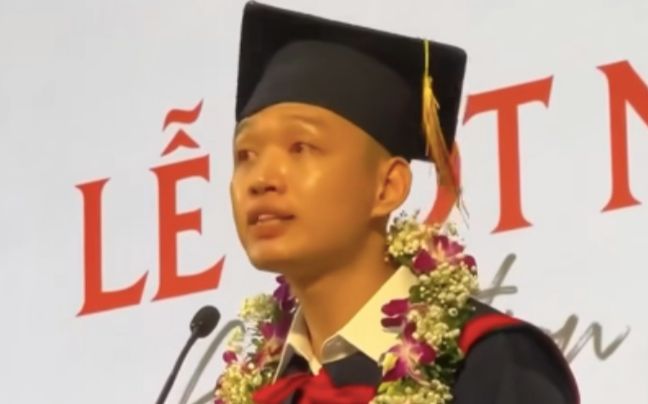 Bật khóc bài phát biểu của Thủ khoa tốt nghiệp xuất sắc ĐH Bách khoa - Saostar.vn