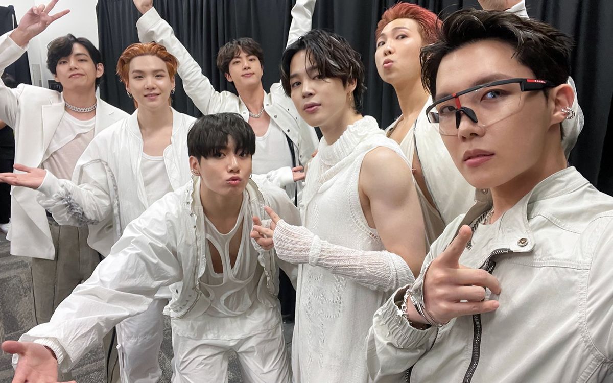 Bình luận của J-Hope về BTS gây xôn xao cộng đồng mạng