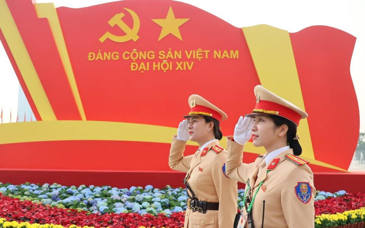 View - Diễn tập phương án dẫn đoàn, xếp xe phục vụ Đại hội XIV của Đảng - Saostar.vn