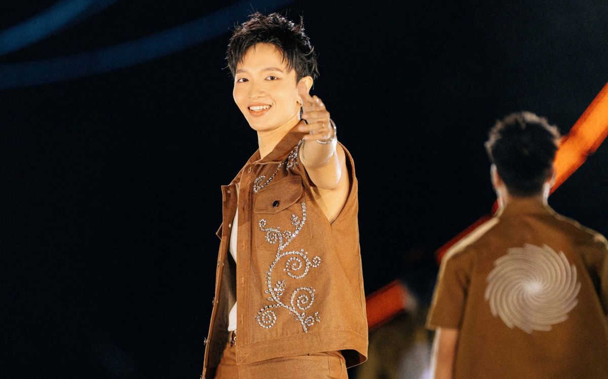 Gallery - Hình ảnh 'gây sốc' trong concert gần 10.000 khán giả của Hoàng Dũng - Saostar.vn