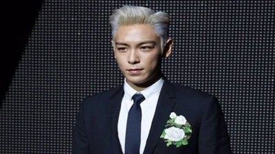 T.O.P 'náo loạn' show diễn thời trang của Dior