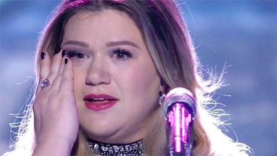 Bài hát cũ tự nhiên 'dậy sóng', Kelly Clarkson ra mắt phiên bản mới chiều fan