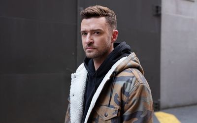 Justin Timberlake xin lỗi vợ Jessica Biel sau khi bị bắt gặp nắm tay Alisha Wainwright!