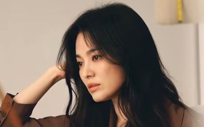 Song Hye Kyo bị vạ lây khi một cặp đôi CBiz đình đám tuyên bố ly hôn