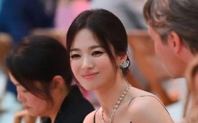 Hậu công khai tình yêu, Song Hye Kyo gây sốt khi làm điều này cho đối phương