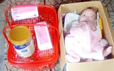 Bé gái 6 tháng tuổi bị bỏ rơi lúc rạng sáng