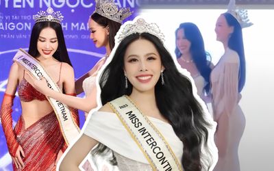 Bảo Ngọc trao sash cho Ngọc Hằng tại Miss Intercontinental