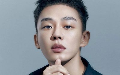 Yoo Ah In tìm cách đưa đồng phạm trốn ra nước ngoài, cảnh sát xin lệnh bắt giữ