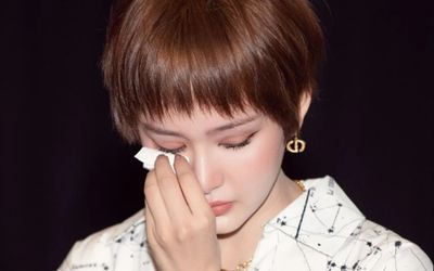 Thế lực 'chặn đường' Hiền Hồ trở lại showbiz?