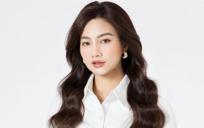 Diệp Lê - nữ Beauty KOL 9x và buổi Garasale bán hàng gây quỹ chấn động
