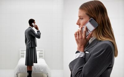 Samsung 'hé lộ' về màn tái hợp với Thom Browne sau 2 năm vắng bóng