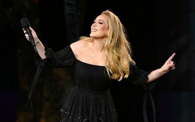 Danh tính nữ ca sĩ khiến Adele 'phát cuồng': Tưởng lạ hóa ra quen!