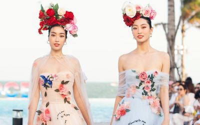 Đều xinh đẹp nhưng Đỗ Mỹ Linh bị chê catwalk 'như đi chợ' khi sánh bước bên Lương Thùy Linh