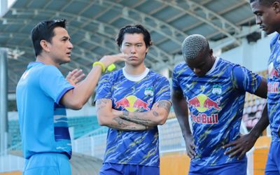 HLV Kiatisuk vỡ kế hoạch giao hữu trước thềm V.League 2022