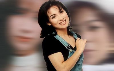 Dân mạng tiếp tục phát hiện một nữ ca sĩ nước ngoài giống hệt Phi Nhung hồi còn trẻ