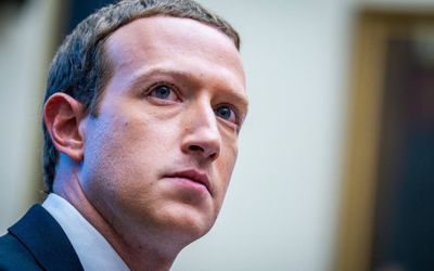 Facebook sẽ như thế nào nếu Mark Zuckerberg vẫn là CEO