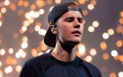 Hậu nhiễm virus hiếm liệt nửa mặt, chuyên gia chẩn đoán Justin Bieber sẽ sớm bình phục