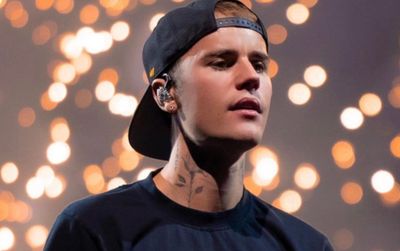 Sau khi liệt nửa mặt, Justin Bieber liên tục phải hủy lịch diễn để điều trị bệnh