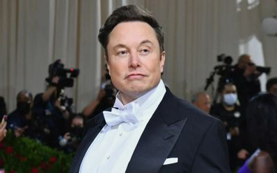 Elon Musk chi trả 1 tỷ đô để mời một nữ ca sĩ lên sao Hỏa hát cho mình nghe