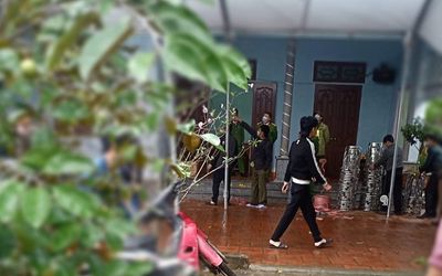 Đi ngang qua nhà, người dân 'thất kinh' phát hiện cảnh tượng bất thường của 2 vợ chồng
