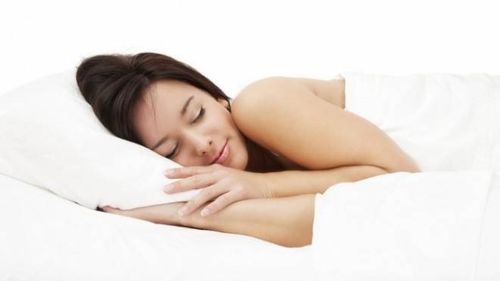 Những lợi ích bất ngờ của việc ngủ 'nude'