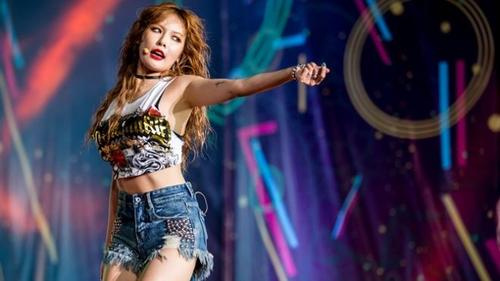 HyunA sexy hết cỡ trên sân khấu đầu tiên sau tin buồn 4Minute tan rã