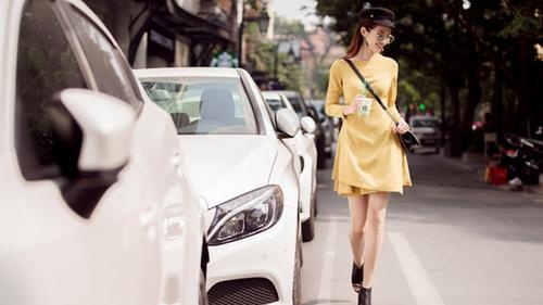 Quỳnh Châu gợi ý cách mix túi hiệu cho outfit Xuân Hè đầy cuốn hút