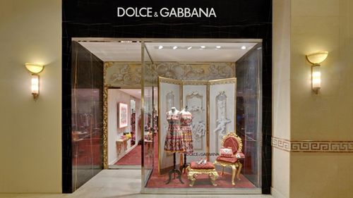 Dolce&Gabbana đã có mặt tại TP HCM, tín đồ thời trang Việt lại tung tẩy mua sắm đầu năm thôi